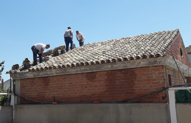 Rénovation de toiture à Neguri.
