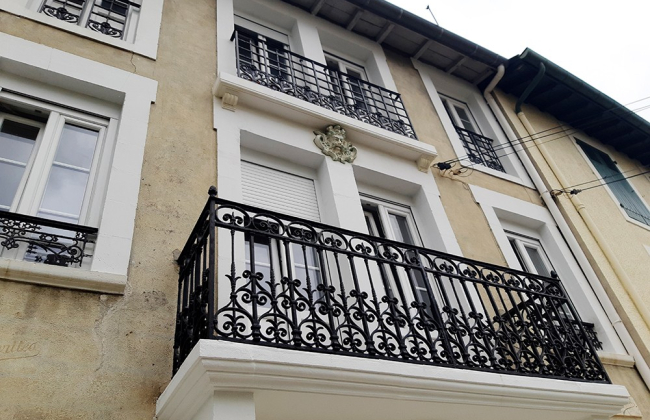 Rénovation des fenêtres et façade à Biarritz. Côte Basque.
