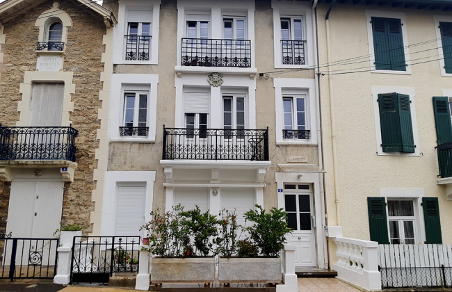 Renovación de ventanas y la fachada en Biarritz. Costa Vasca.
