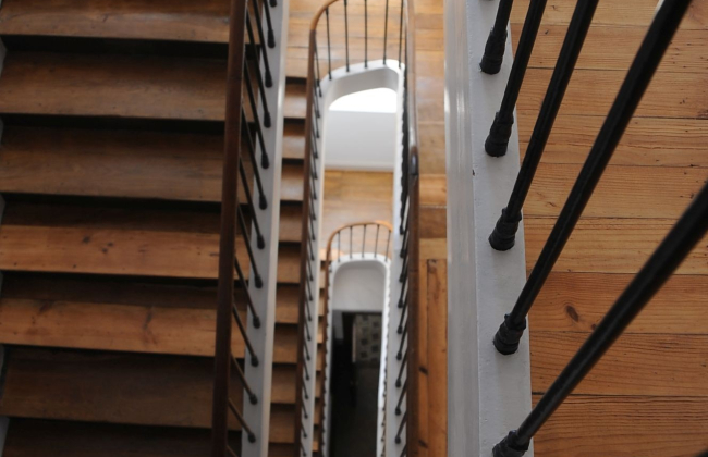 Installation of: Teka and oak floors, floating parquet, custom wood stairs, etc.