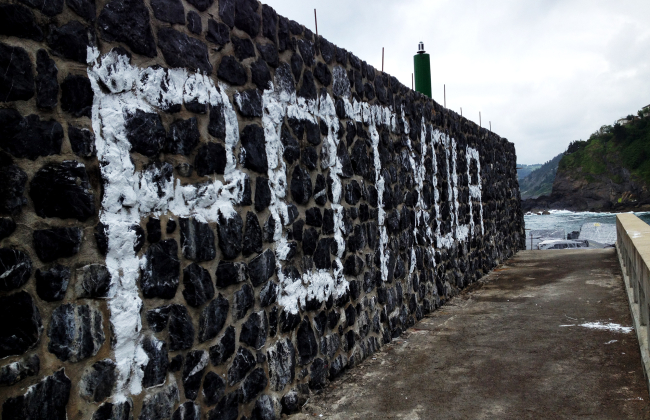 Nettoyage des graffitis dans bàtiments de différents villes de la Côte Basque
