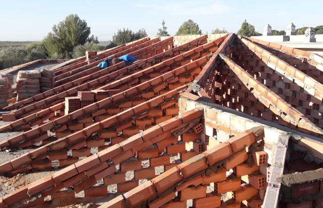 Roof renovation in Algorta.